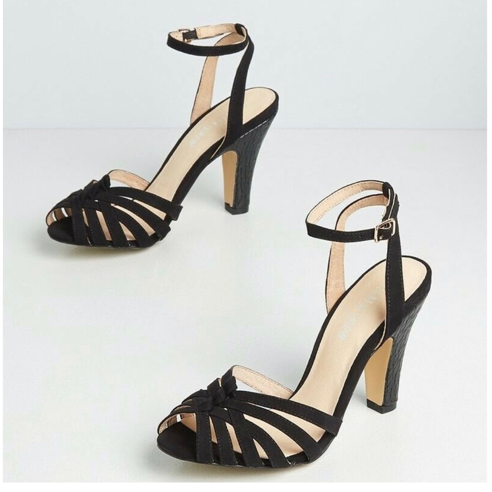 ModCloth Chic and Repeat by Chelsea Crew Vintage Inspired Heels in size 38 (us7)